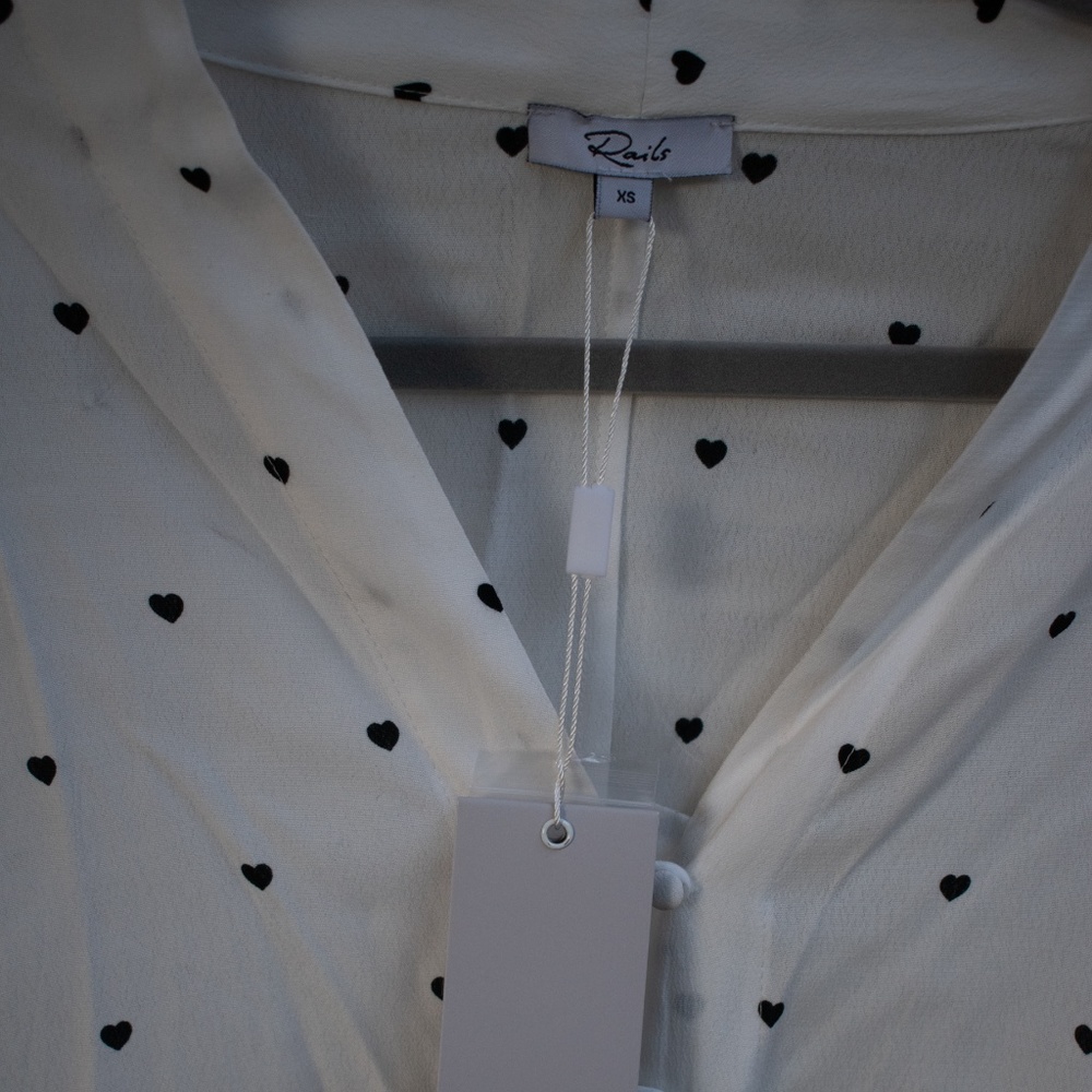 NWT Rails Sloan Tie Front Blouse Hearts Size XS - Picture 5 of 9